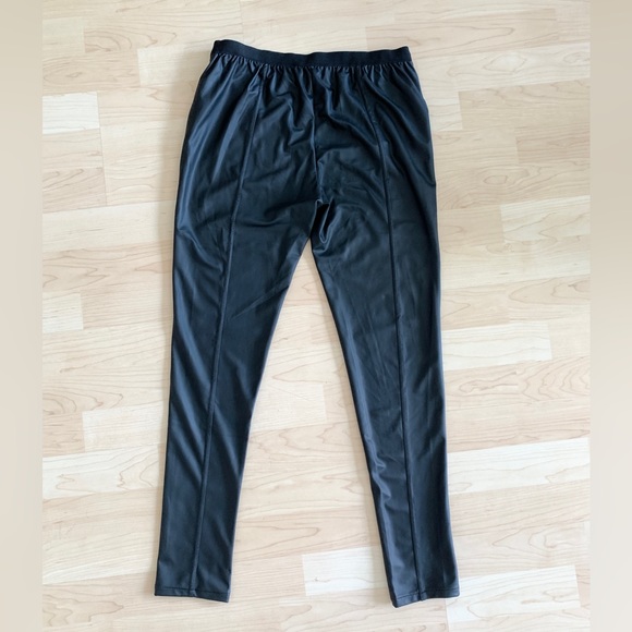 Mid Rise Black Faux Leather Legging - Picture 3 of 6